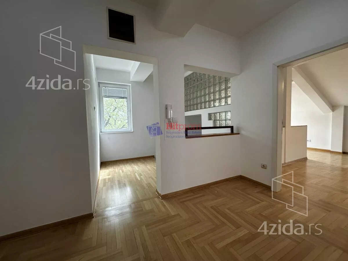 Šestosoban stan | 4zida