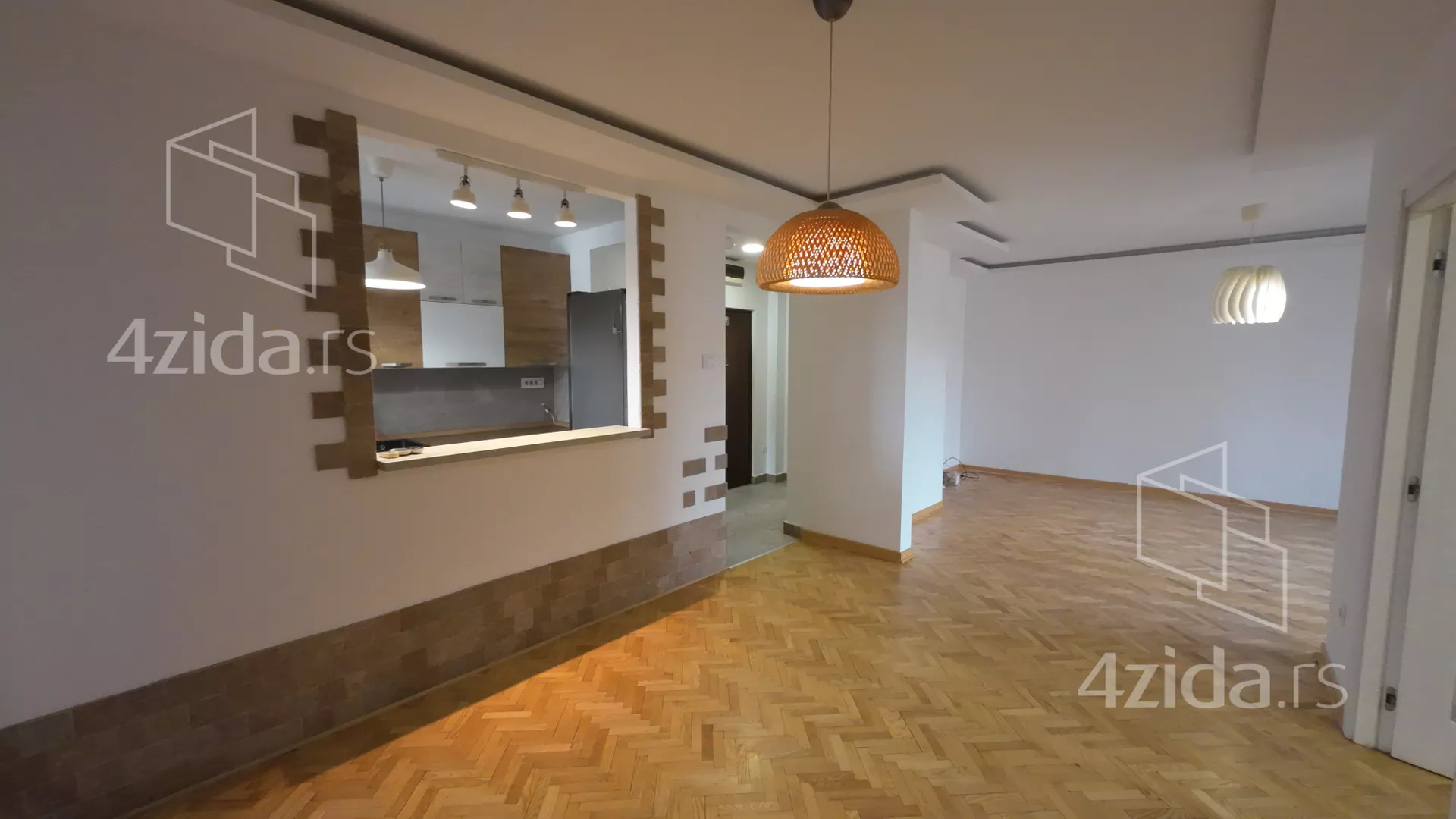 Četvoroiposoban stan | 4zida