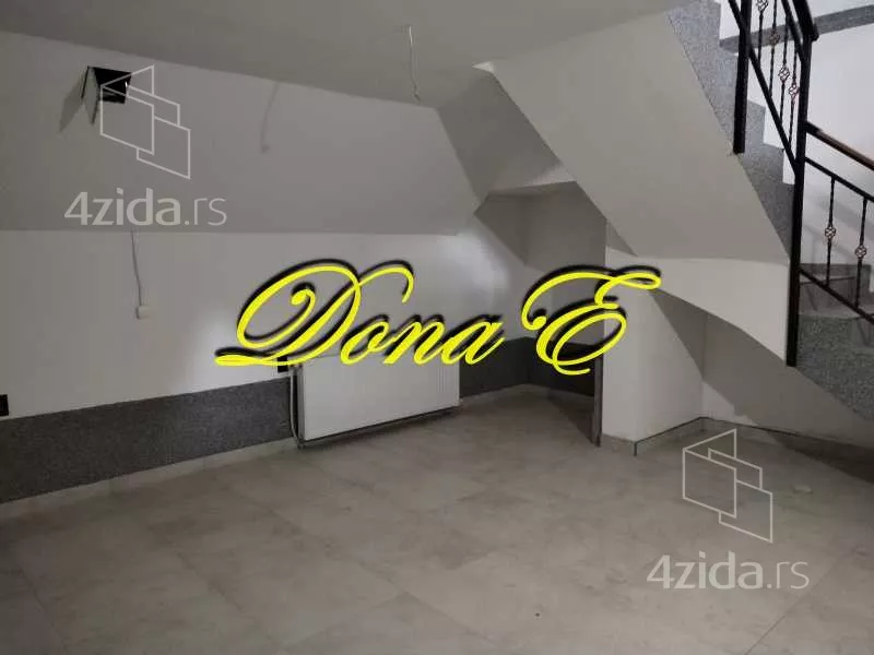 Lokal | 4zida