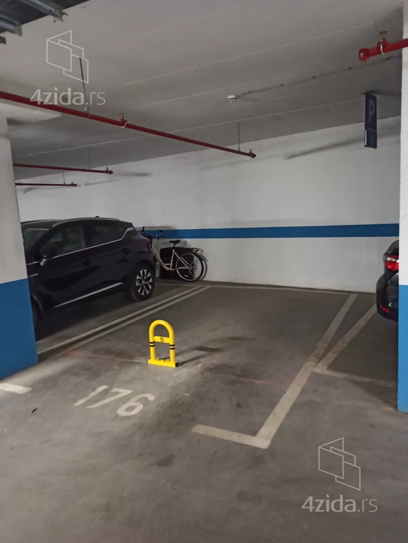 Parking | 4zida