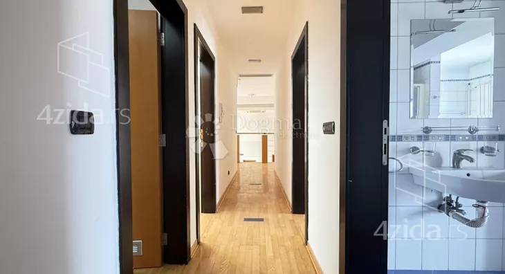 Šestosoban stan | 4zida