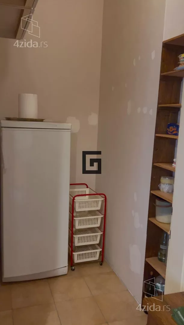 Četvoroiposoban stan | 4zida