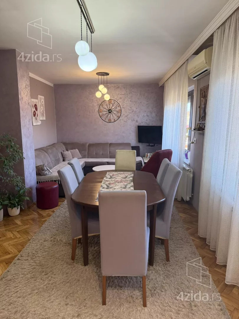 Troiposoban stan | 4zida