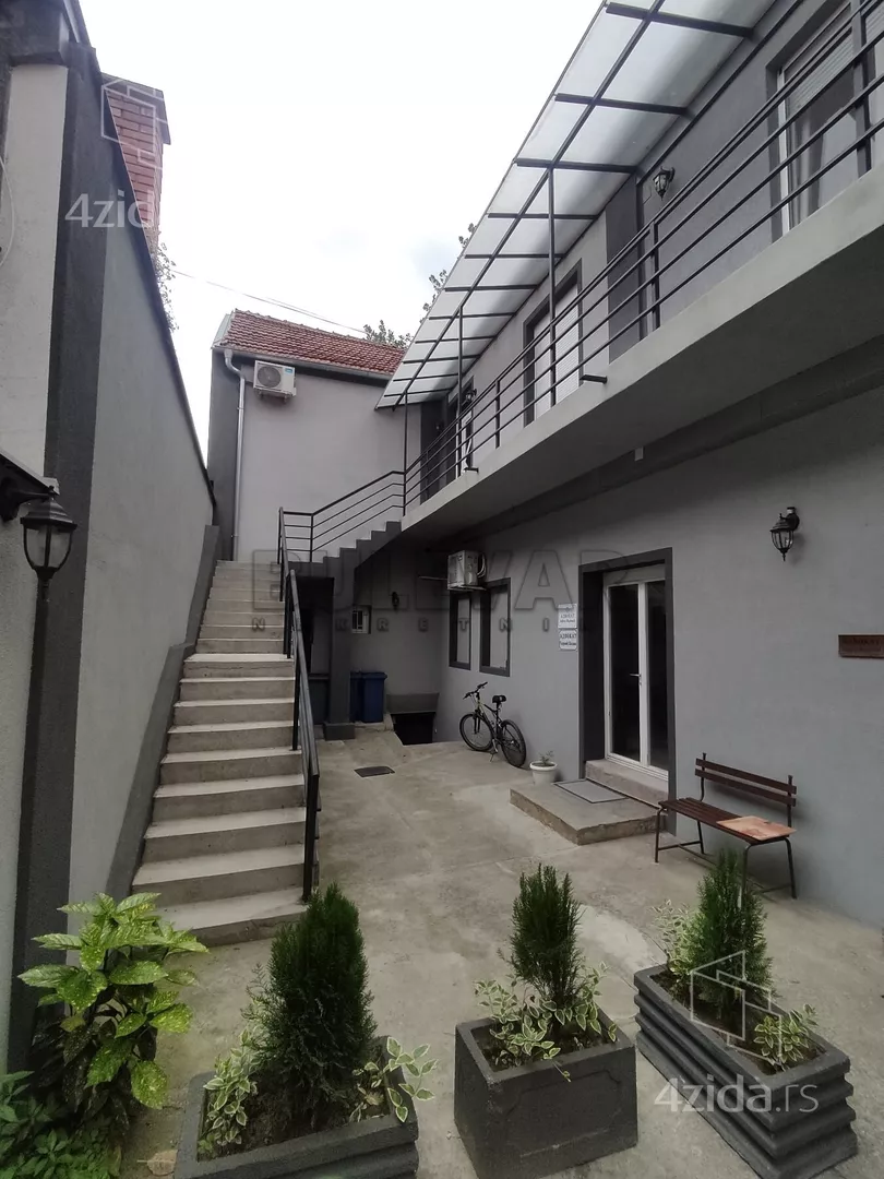 Lokal | 4zida