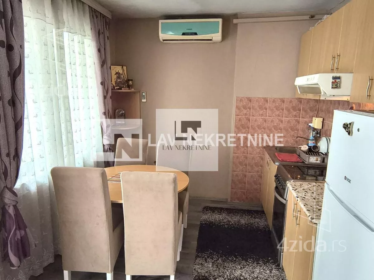 Petosoban stan | 4zida