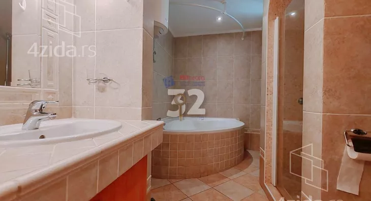 Petosoban stan | 4zida