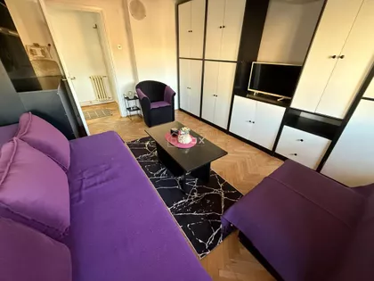 Crveni Pevac | 4zida.rs