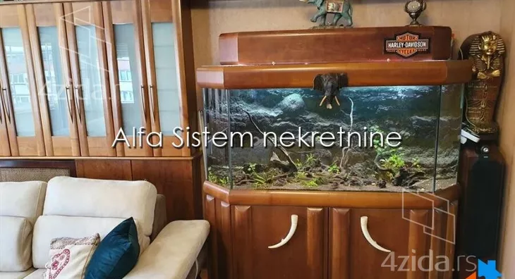 Petosoban stan | 4zida