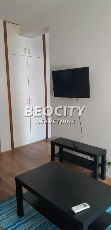 Vuka Karadžića | 4zida.rs