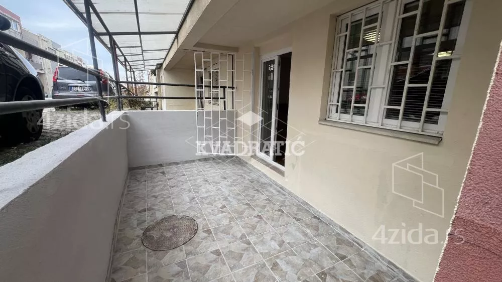 Petosoban stan | 4zida