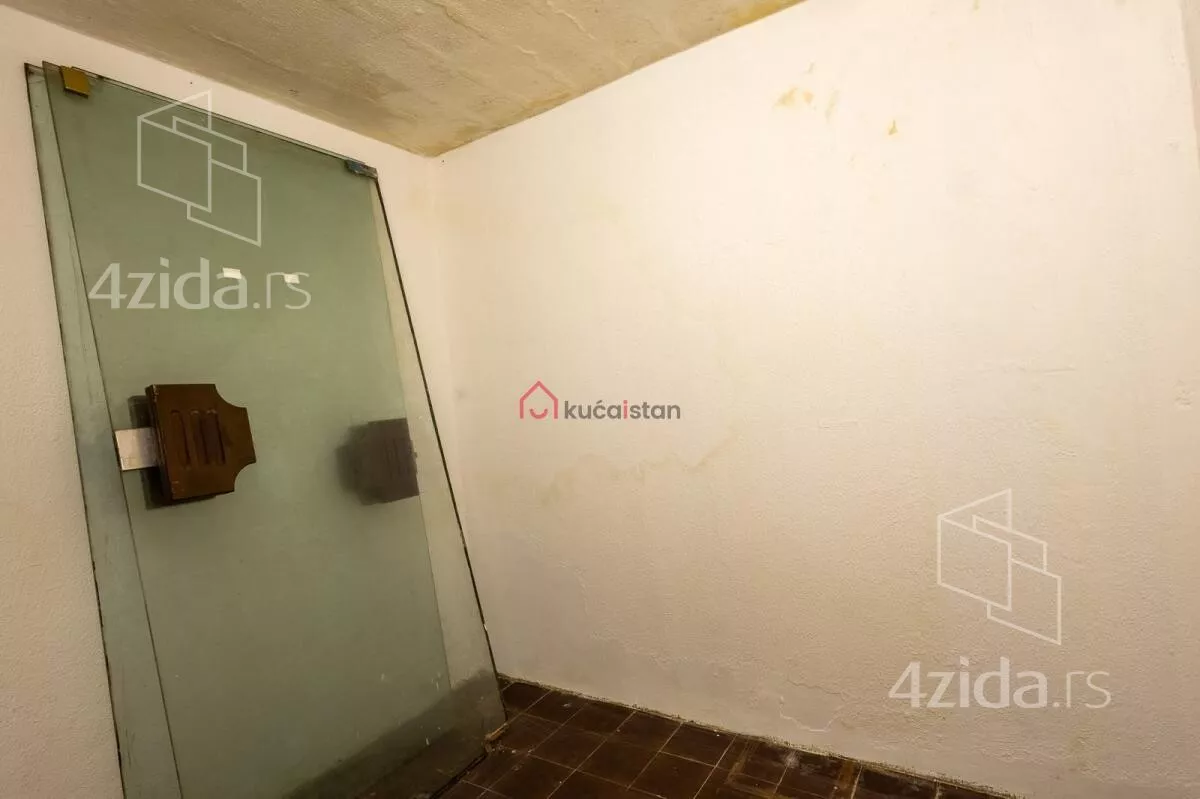Lokal | 4zida
