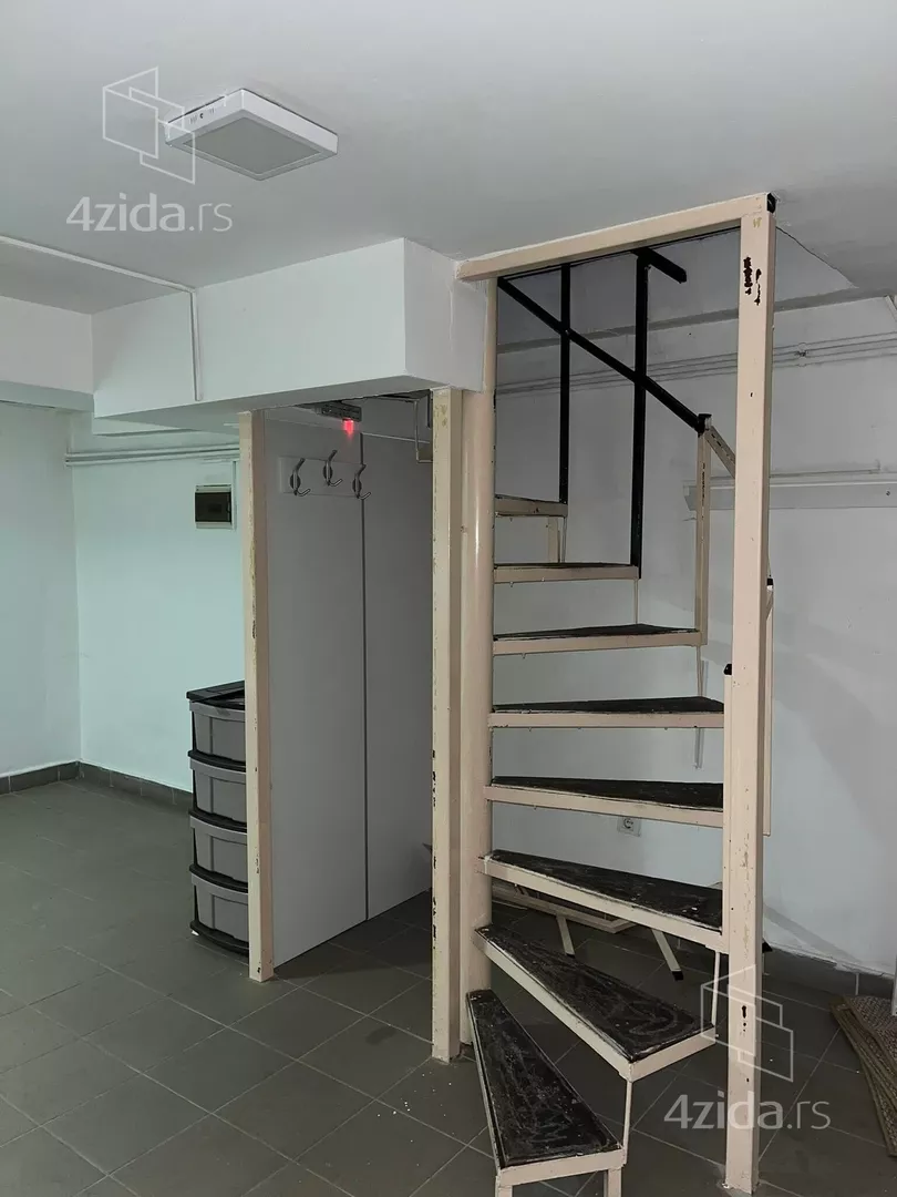 Lokal | 4zida