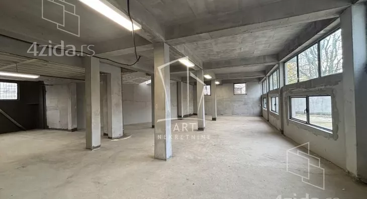 Poslovni prostor | 4zida