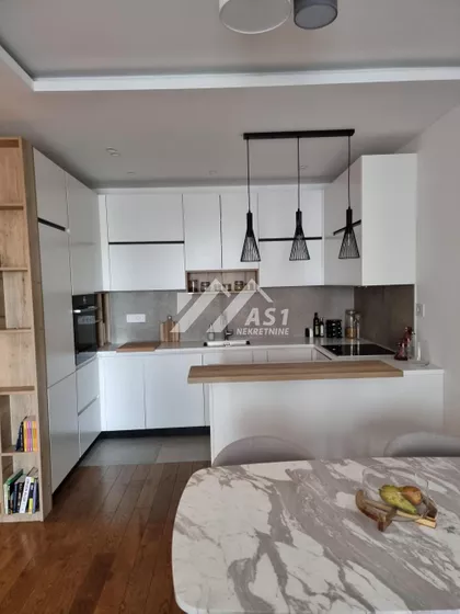 Janka Čmelika | 4zida.rs