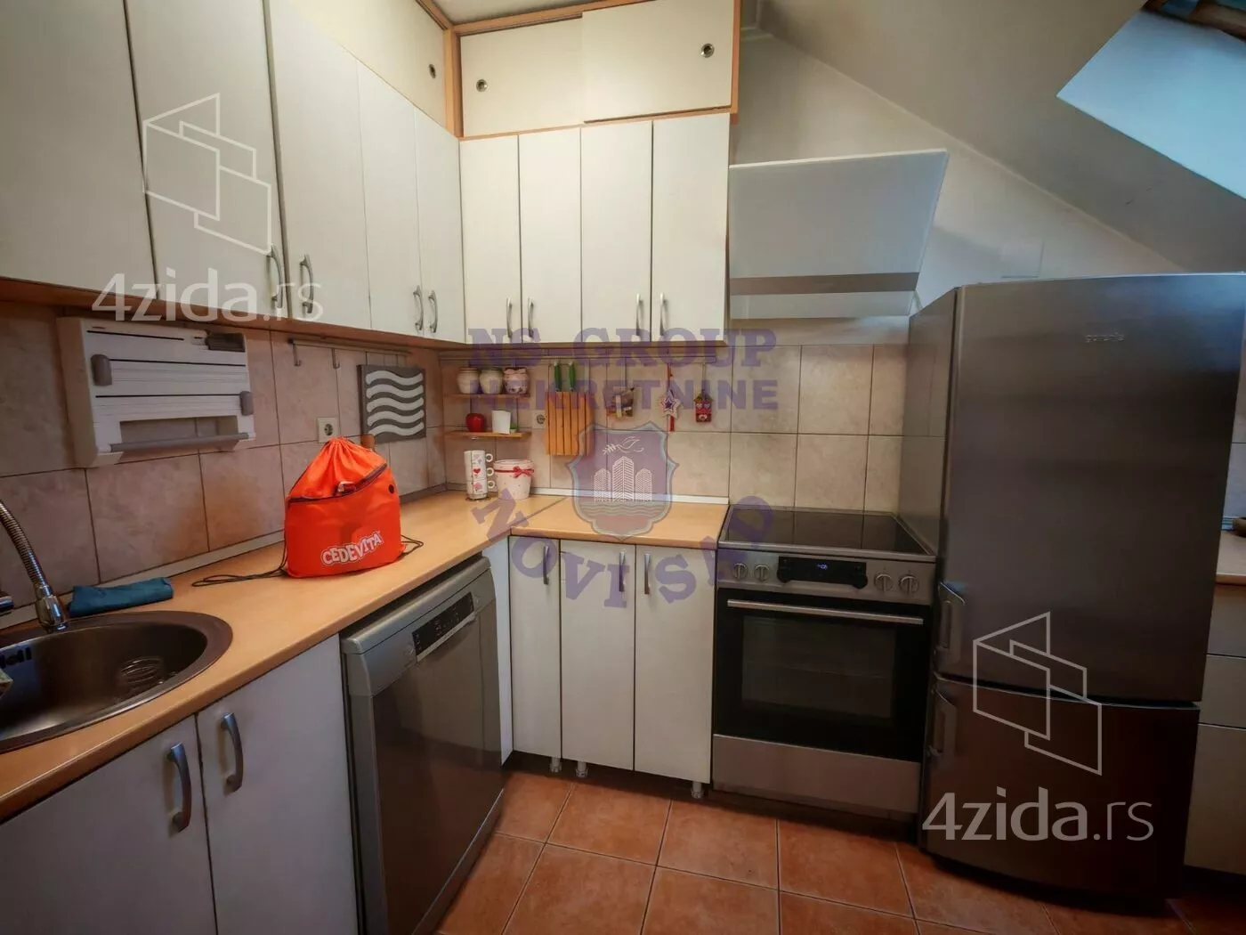 Petosoban stan | 4zida