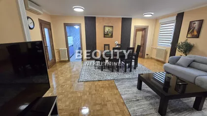 Ismeta Mujezinovića | 4zida.rs