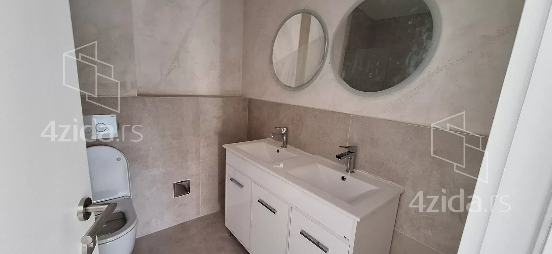 Petosoban stan | 4zida