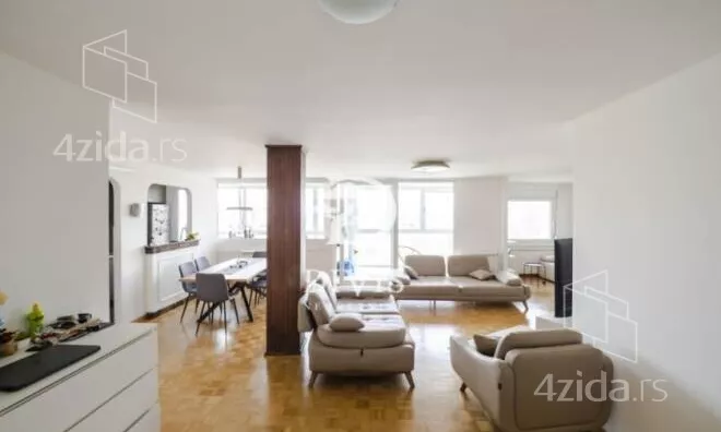 Četvoroiposoban stan | 4zida