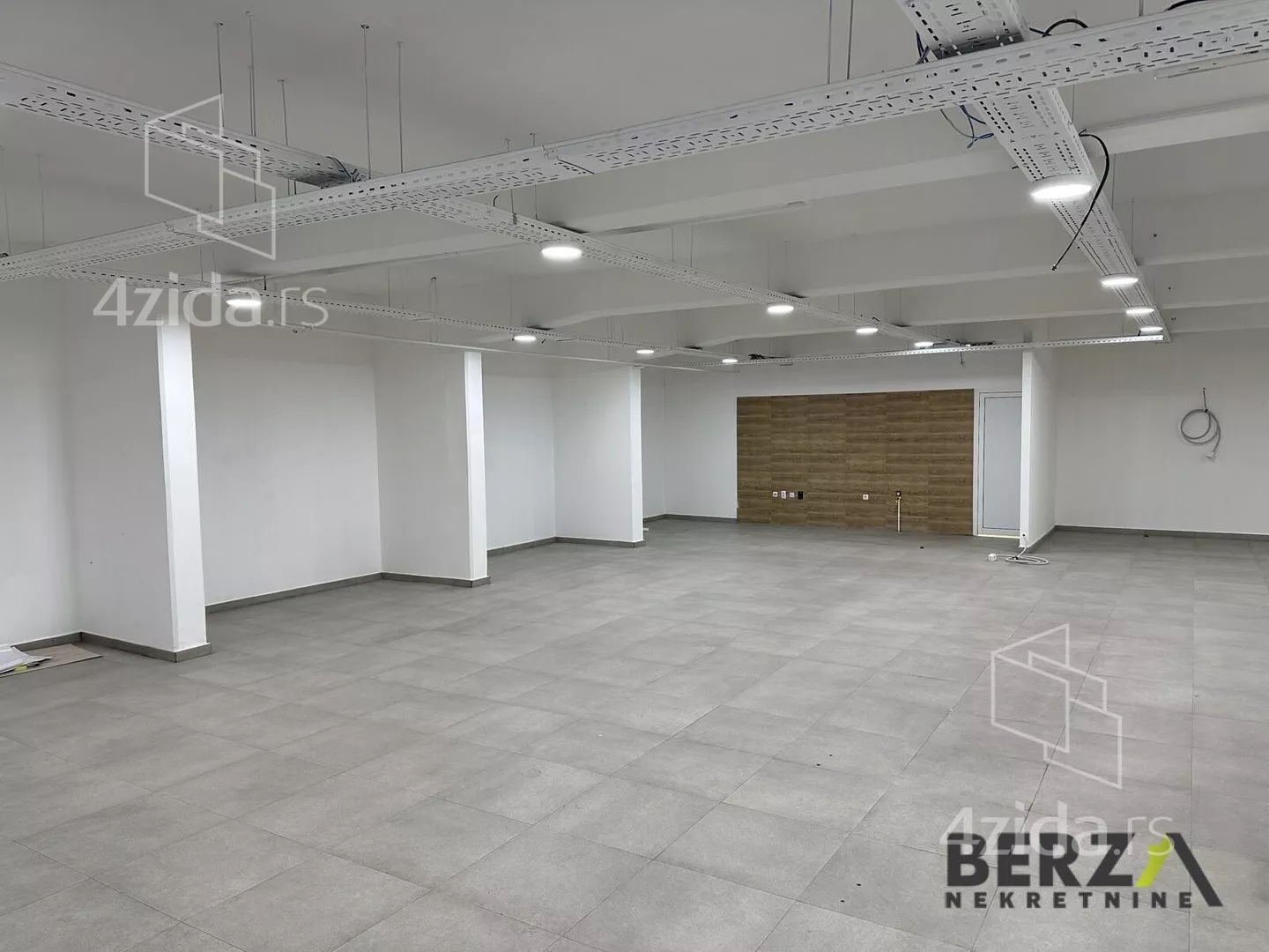 Poslovni prostor | 4zida