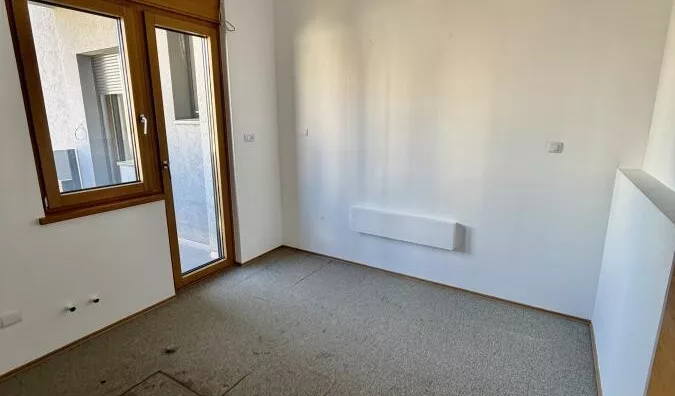 Sedmosoban stan | 4zida