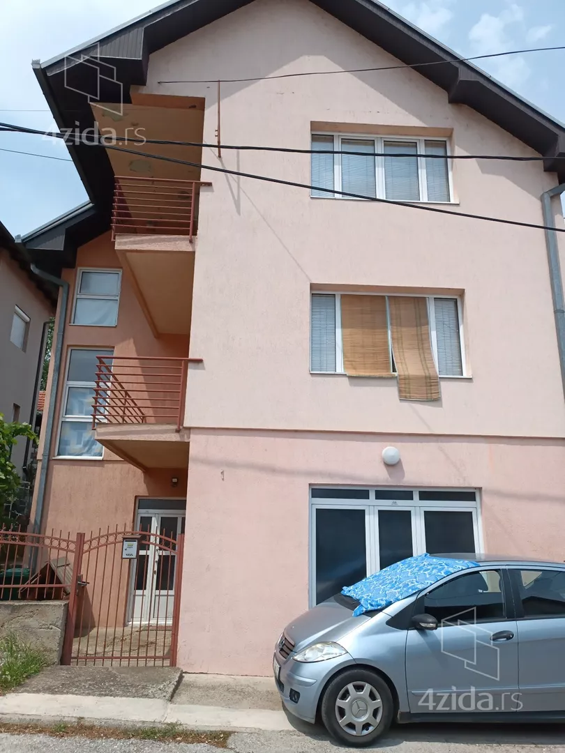 3-etažna kuća | 4zida