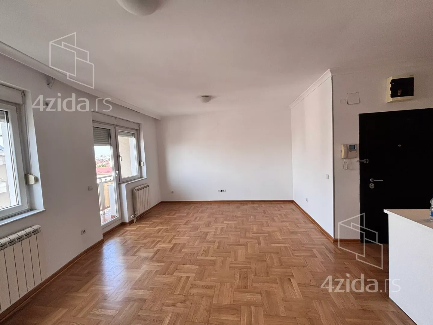 Četvoroiposoban stan | 4zida