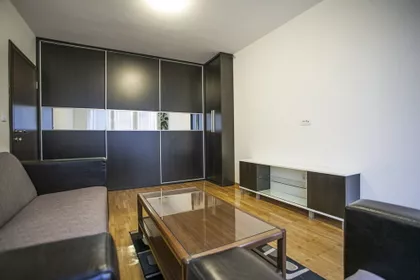 Gruzanska | 4zida.rs