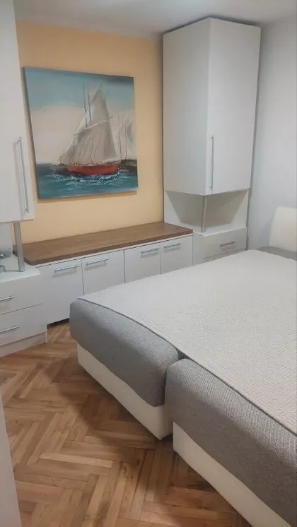 Zvezdarskih Jelki | 4zida.rs