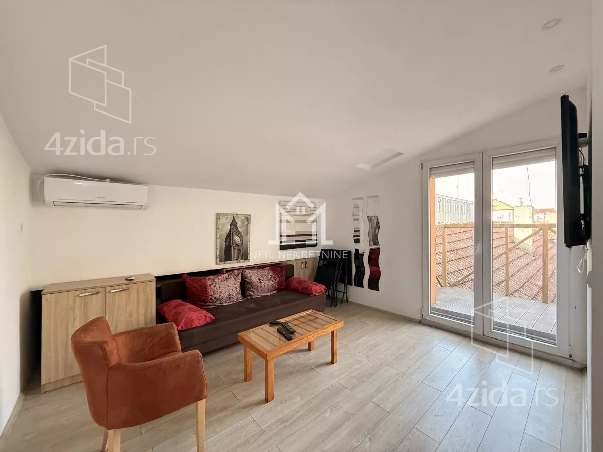 Petosoban stan | 4zida