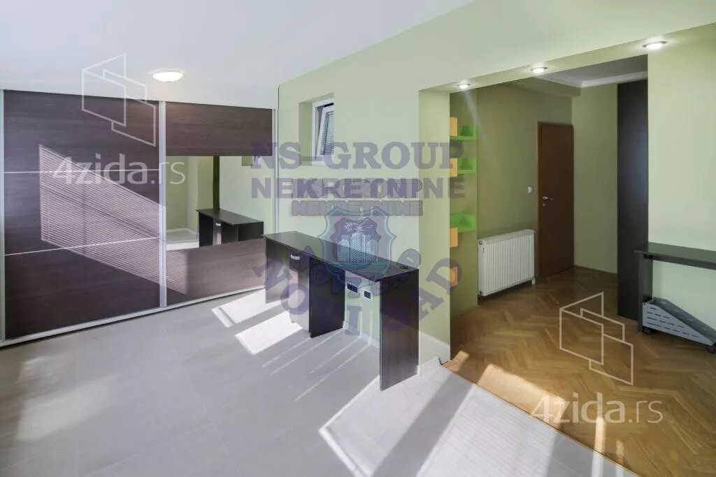 Četvoroiposoban stan | 4zida