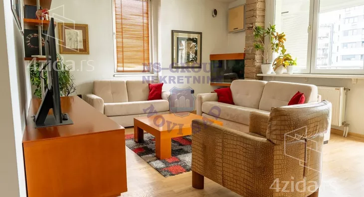 Petosoban stan | 4zida