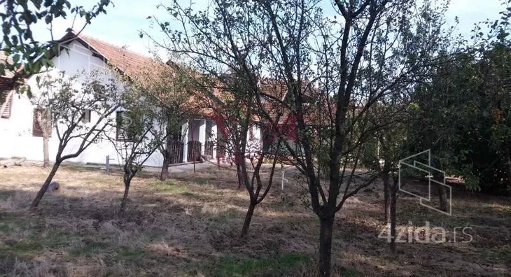 Plac | 4zida