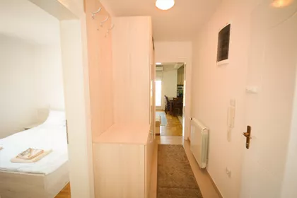 Nemanjina 24 | 4zida.rs