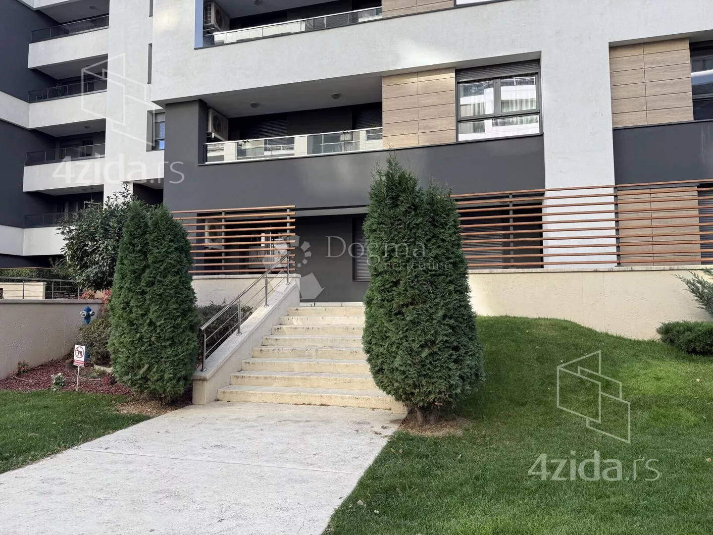 Poslovni prostor | 4zida