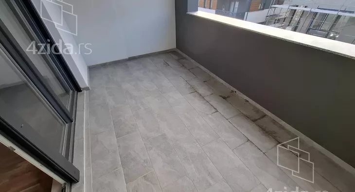 Četvoroiposoban stan | 4zida