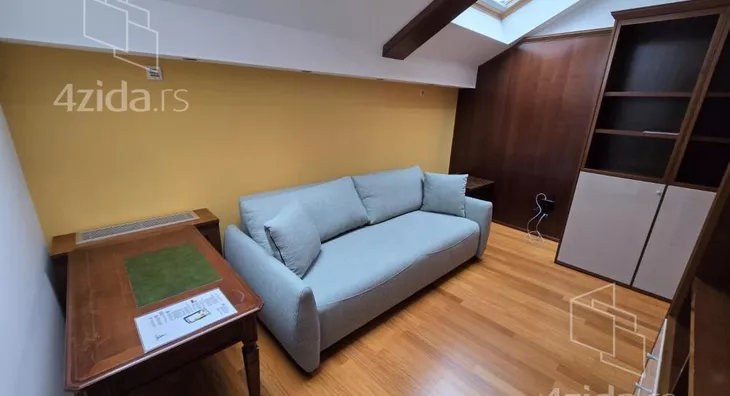 Šestosoban stan | 4zida