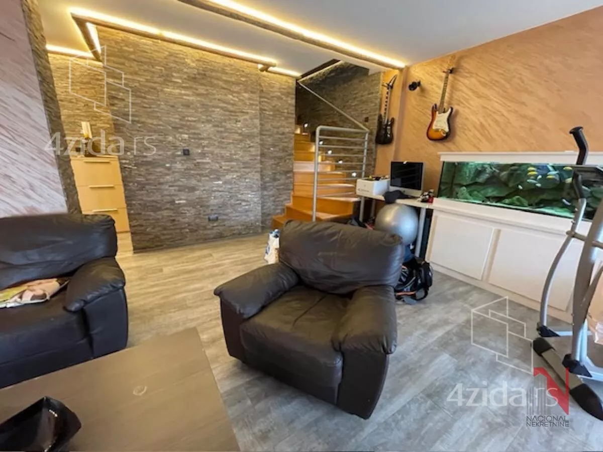 Petosoban stan | 4zida