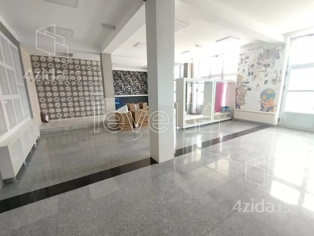 Lokal | 4zida