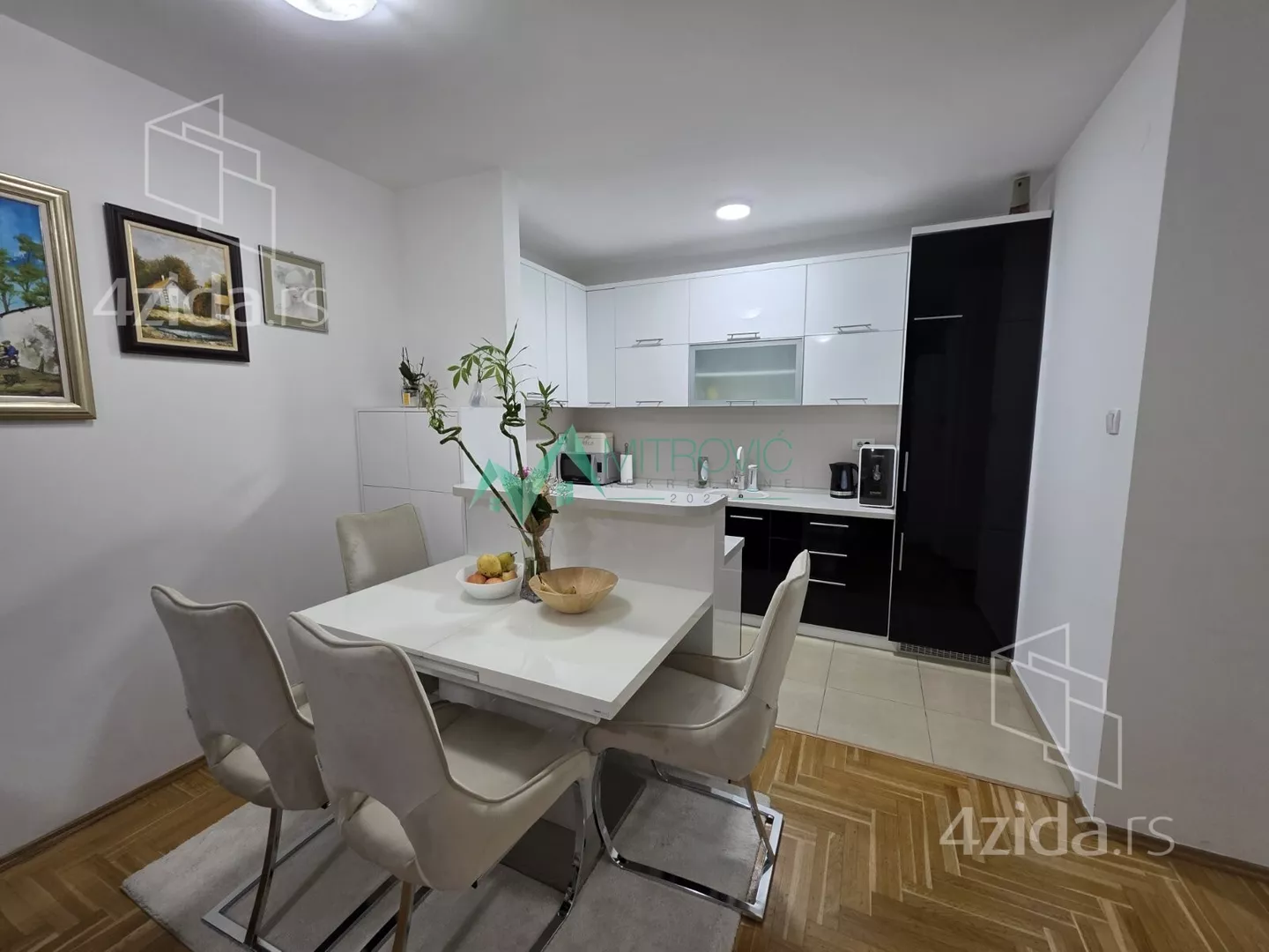 Dvoiposoban stan | 4zida