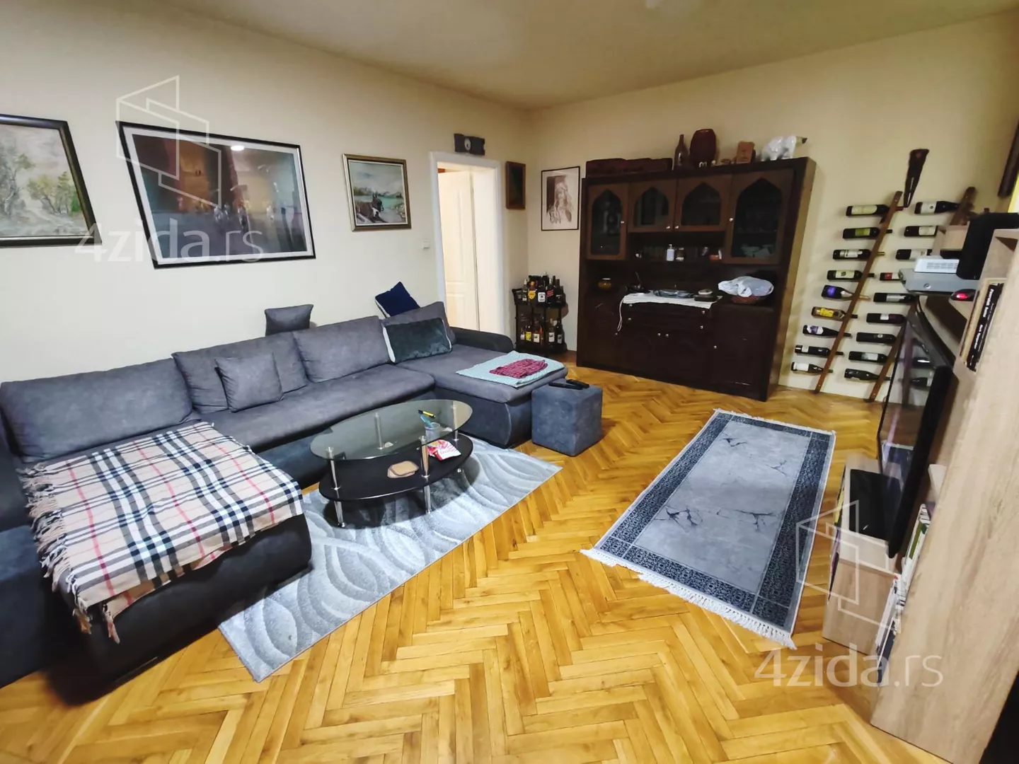 Troiposoban stan | 4zida