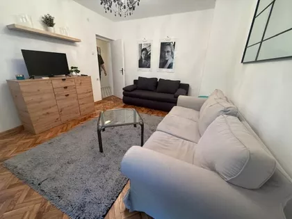 Jovana Bjelića | 4zida.rs