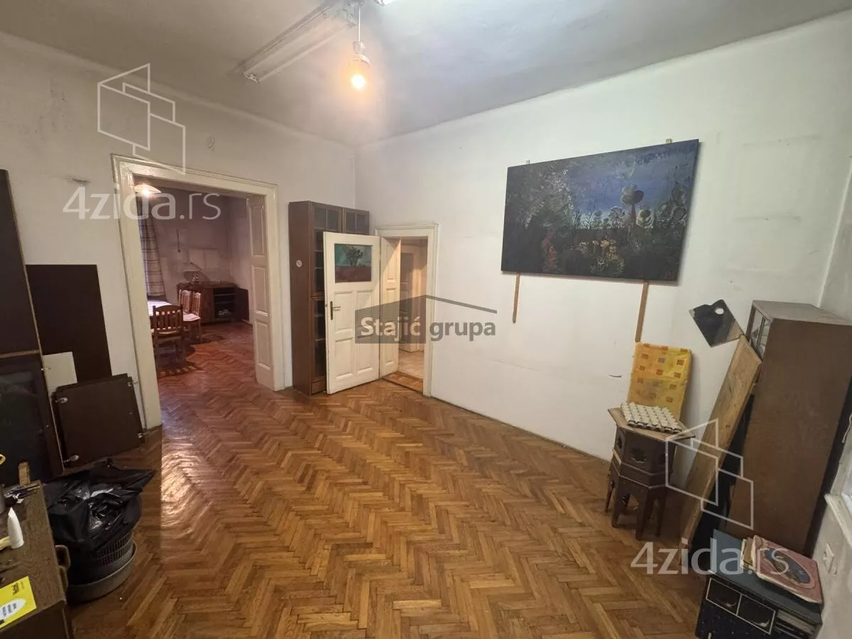 Četvoroiposoban stan | 4zida