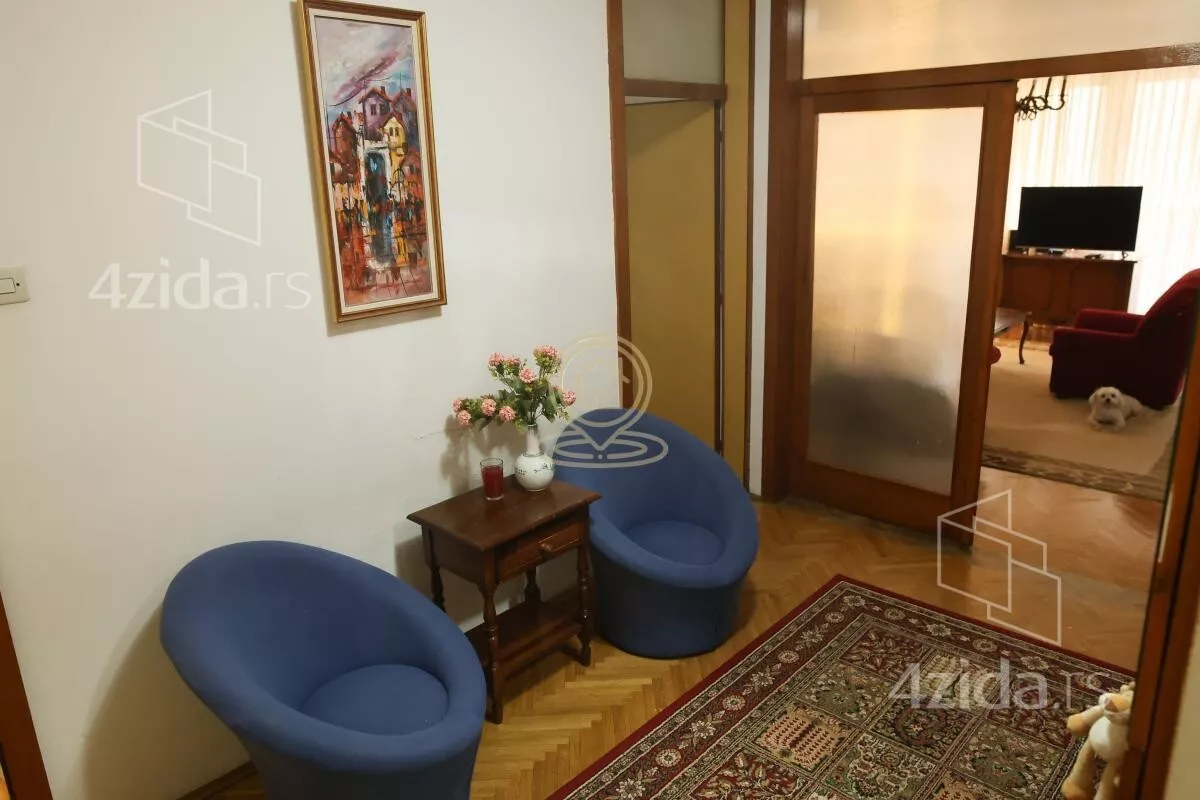 Petosoban stan | 4zida