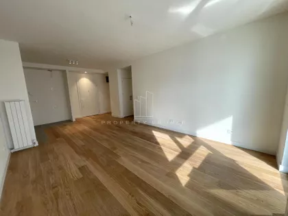 Nikolaja Kravcova | 4zida.rs