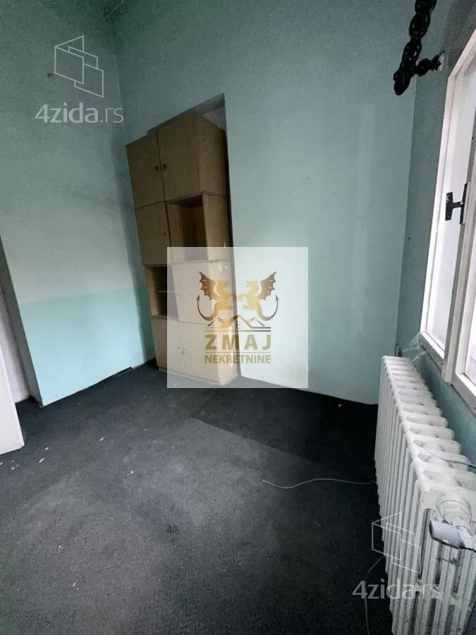 Poslovna zgrada | 4zida