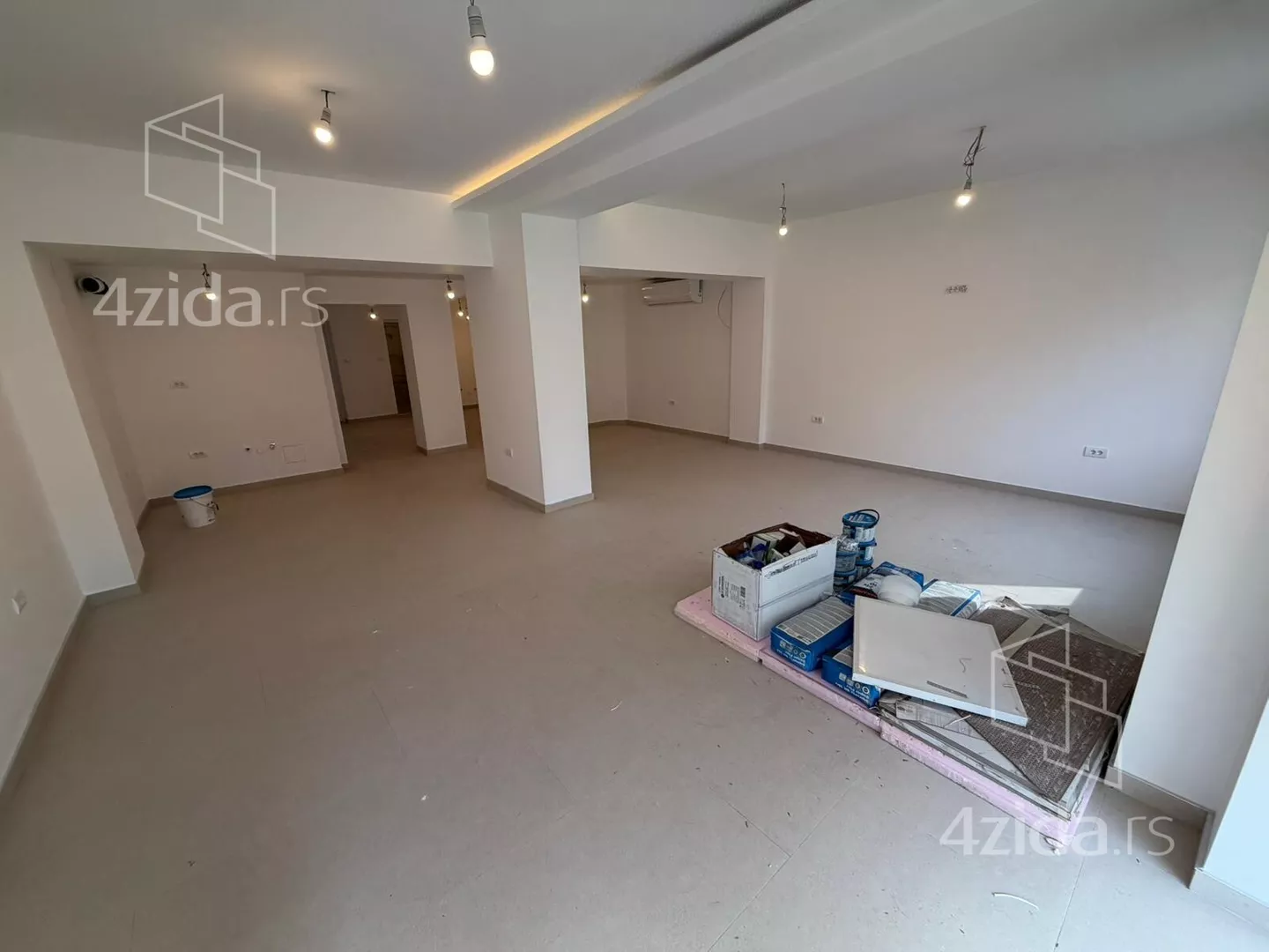 Poslovni prostor | 4zida