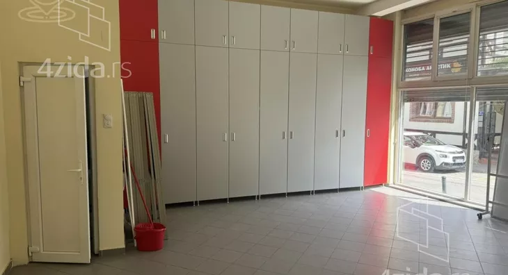 Poslovni prostor | 4zida