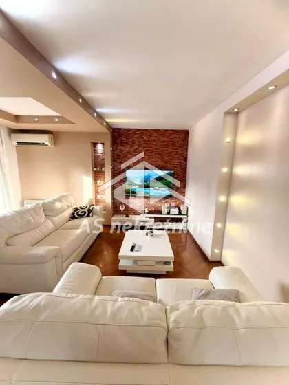 Palata Pravde | 4zida.rs