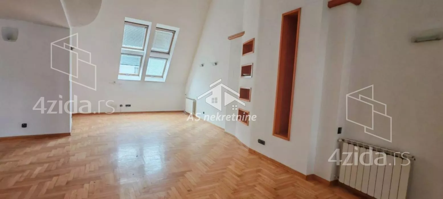 Šestosoban stan | 4zida