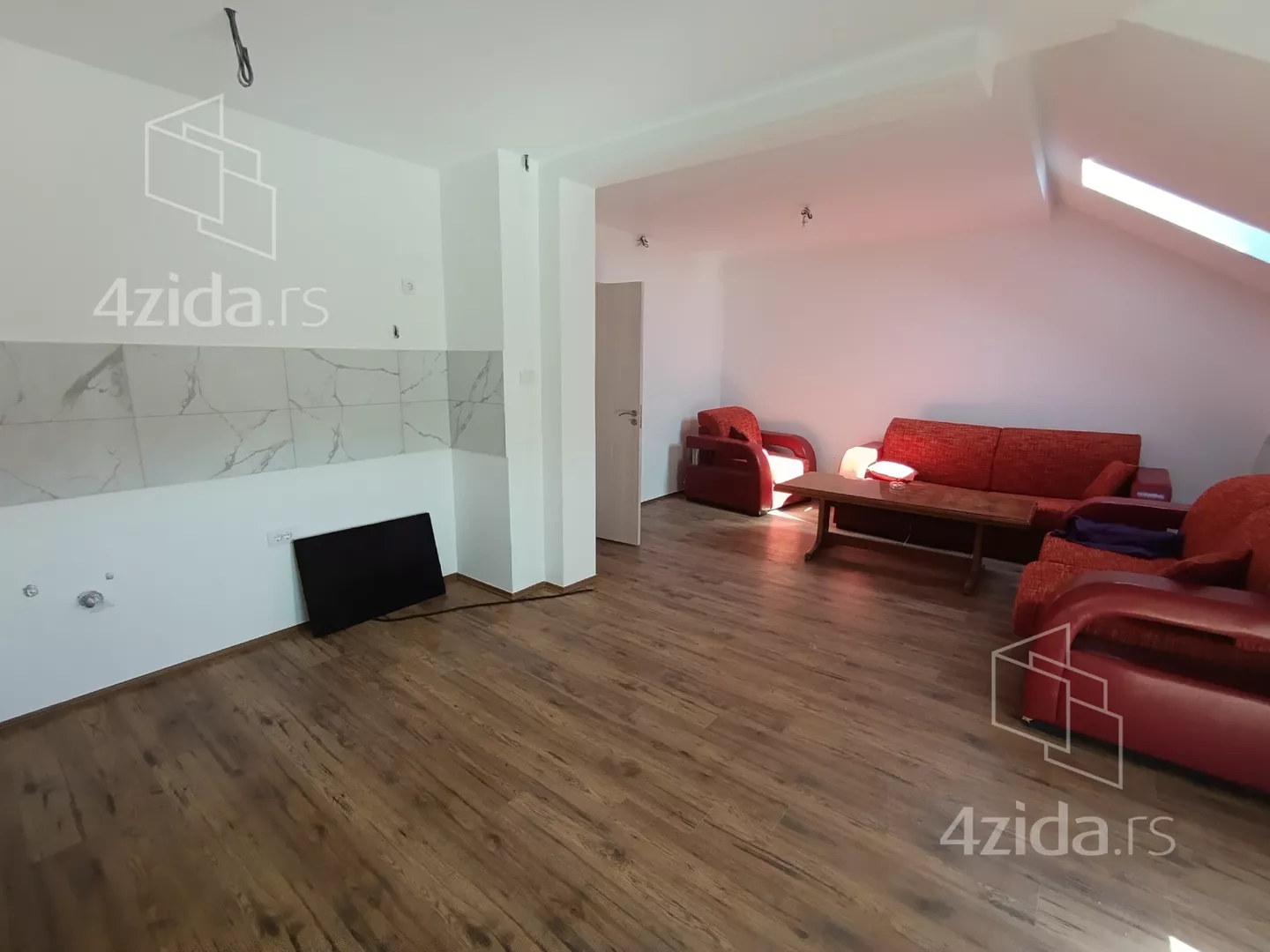 Troiposoban stan | 4zida